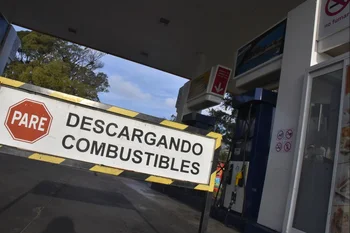 Transportistas reclaman que Ancap dejará de pagar los fletes que transportan el combustible