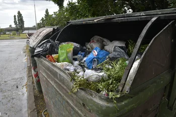 Volquetas de basura en Montevideo