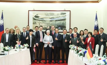 La delegación alemana reunida con las autoridades taiwanesas