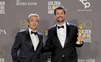 El actor Ricardo Darín y el director Santiago Mitre recibieron el Globo de Oro por ‘Argentina, 1985’