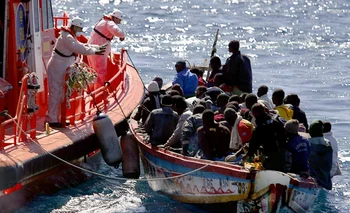 La Organización Internacional para las Migraciones estima que unas 2.571 personas murieron en 2023 intentando cruzar el mar Mediterráneo. 