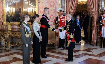 La Princesa Leonor; la Reina Letizia; el Rey Felipe VI, y el jefe de Estado Mayor de la Defensa (JEMAD), Teodoro Esteban López Calderón, durante la recepción en la Pascua Militar, en el Palacio Real.
