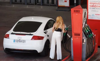 El precio del diésel baja y la gasolina se mantiene estable.