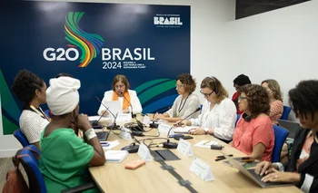 “La desigualdad de género debe abordarse como una cuestión económica”, afirmó la ministra de la Mujer de Brasil, Cida Gonçalves. 