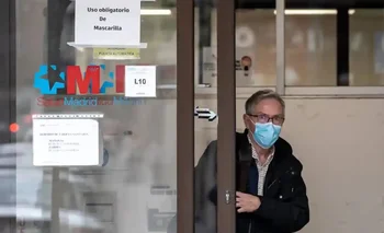Adiós a las mascarillas en Madrid: vuelve a eliminarse su uso en los centros de Salud y Hospitales
