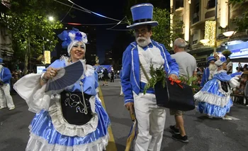 Integrantes de La Sara del Cordón, durante el Desfile Inaugural del Carnaval 2024.