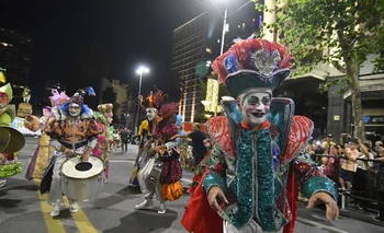 El Desfile Inaugural de Carnaval recorrió desde Plaza Independencia a Plaza Cagancha