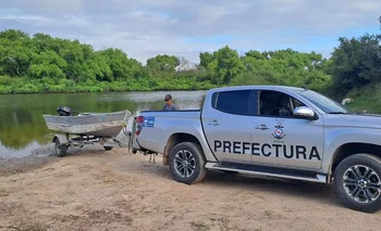 Camioneta de Prefectura que trabajó en la búsqueda del hombre desaparecido en el río Cebollatí