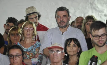 Archivo, Mario Bergara durante la campaña de las elecciones departamentales