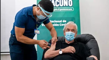 Sebastián Piñera recibió la vacuna cuando en su país ya había 1,5 millones de inmunizados
