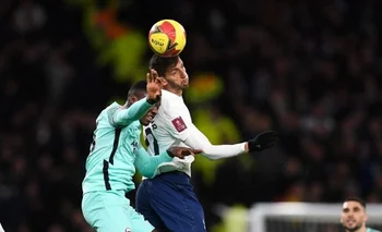Rodrigo Bentancur en su debut en Tottenham