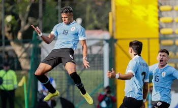 Luciano Rodríguez celebra su golazo ante Ecuador que le dio la victoria a Uruguay