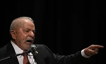 “No podemos jugar porque un día el pueblo pobre puede cansarse de ser pobre y resolver cambiar las cosas", arremetió Lula