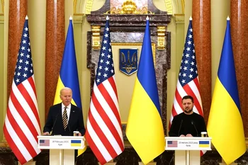 Biden ha insistido siempre desde el principio de la invasión que Ucrania podría confiar en que Estados Unidos sería su mayor socio en este conflicto “durante todo el tiempo que hiciese falta”.