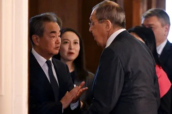 Este miércoles, Wang Yi confirmó que China apuesta por el desarrollo de sus relaciones con Rusia