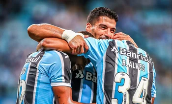 Suárez prometió goles para el clásico ante Internacional de Porto Alegre
