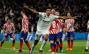 El festejo de gol de Álvaro Rodríguez ante Atlético de Madrid
