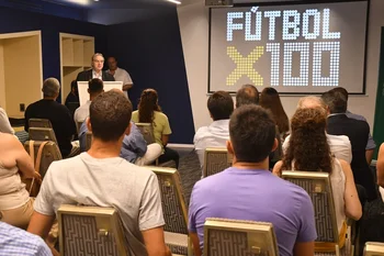 Entrega de premios Fútbolx100 masculino y femenino en 2022