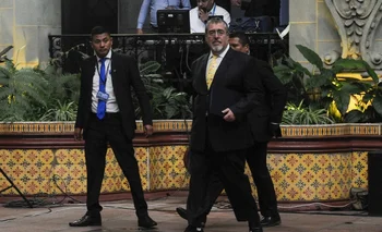 El presidente de Guatemala Bernardo Arévalo desde agosto de 2023 sufre el acoso judicial de la fiscal general Consuelo Porras. 