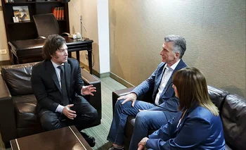 El presidente Milei junto a Mauricio Macri, en octubre pasado, cuando aún no había asumido