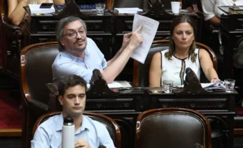 Kirchner silbado por extenderse en el tiempo reglamentario durante el debate en Diputados