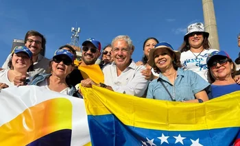 Robert Silva en la manifestación de ciudadanos venezolanos a favor de María Corina Machado