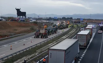 Son varias las rutas de España afectadas por los cortes de camiones y tractores.