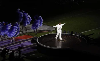 Usher durante el Super Bowl 2024