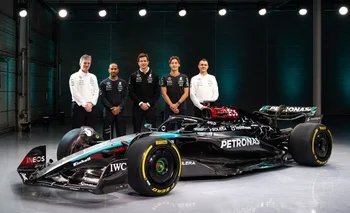 Hamilton y su último Mercedes