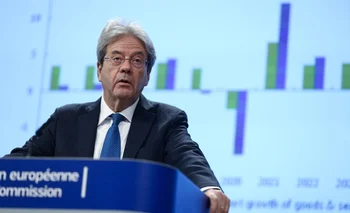 El informe elaborado por la Comisión de Economía que preside Paolo Gentiloni habla de un “amplio estancamiento” debido a las altas tasas de interés. 