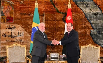 Los mandatarios de Brasil, Luiz Inácio Lula da Silva, y de Egipto, Abdel Fatah al Sisi, en El Cairo.