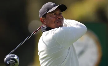 Tiger Woods volvió a jugar al golf
