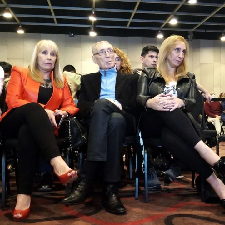 Alicia Luján Lucich y Norberto Horacio Milei junto a Karina Milei, la familia del presidente de la Nación