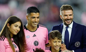 Suárez con sus hijos y David Beckham