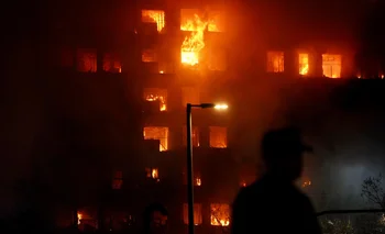 Edificio incendiado en Valencia