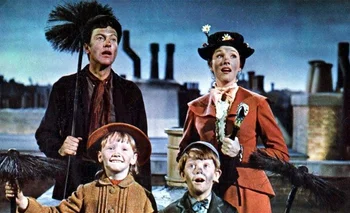 Reino Unido endurece la clasificación de Mary Poppins por el uso de "lenguaje discriminatorio", según reguladora