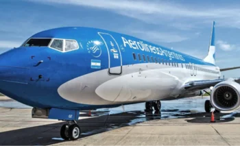 Aerolíneas Argentinas anunció que cancelará la acumulación de millas para funcionarios estatales