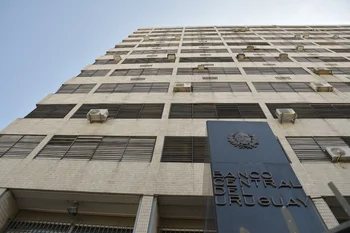 Edificio sede del Banco Central del Uruguay.