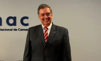 Fernando Mattos durante su presidencia en el INAC