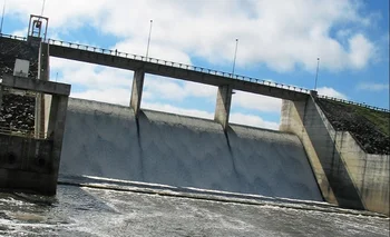 La represa de OSE de Paso Severino, en la cuenta del Río Santa Lucía chico 