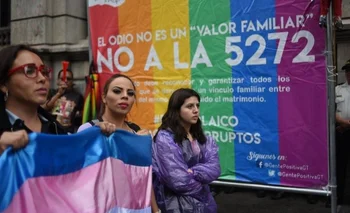 Los grupos LGBT protestaron contra la ley, que se debatió por primera vez en 2017