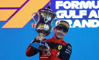 Leclerc se llevó el primer Gran Premio del año en Baréin