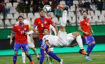 La chilena de Suárez se transformó en un golazo para la celeste ante Chile