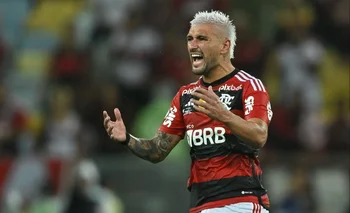 De Arrascaeta volvió a convertir para Flamengo en el clásico