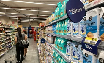 Góndola de supermercado en Argentina.