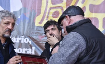 Óscar Andrade no paga tributos desde 2011, según muestra un informe de Santo y Seña