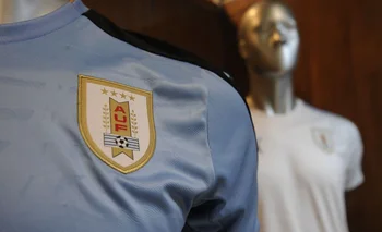 Las cuatro estrellas permanecerán inalterables en la camiseta uruguaya