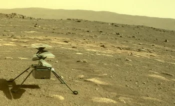 Una foto del helicóptero de la NASA que llegó este año a Marte.