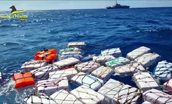 Los paquetes de droga flotando en el Mediterráneo
