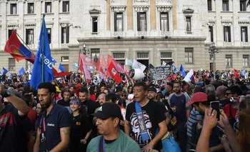 Acto contra la reforma de seguridad social frente al Palacio Legislativo el 25 de abril